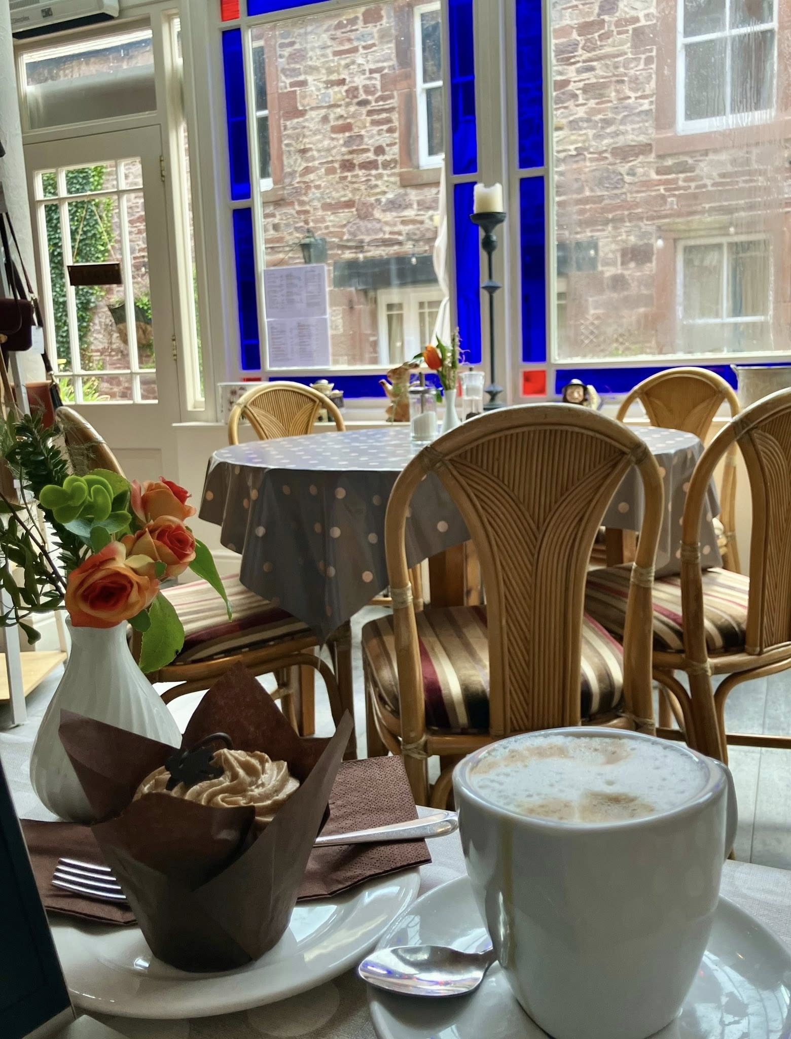 668573846 1398623858959563 550