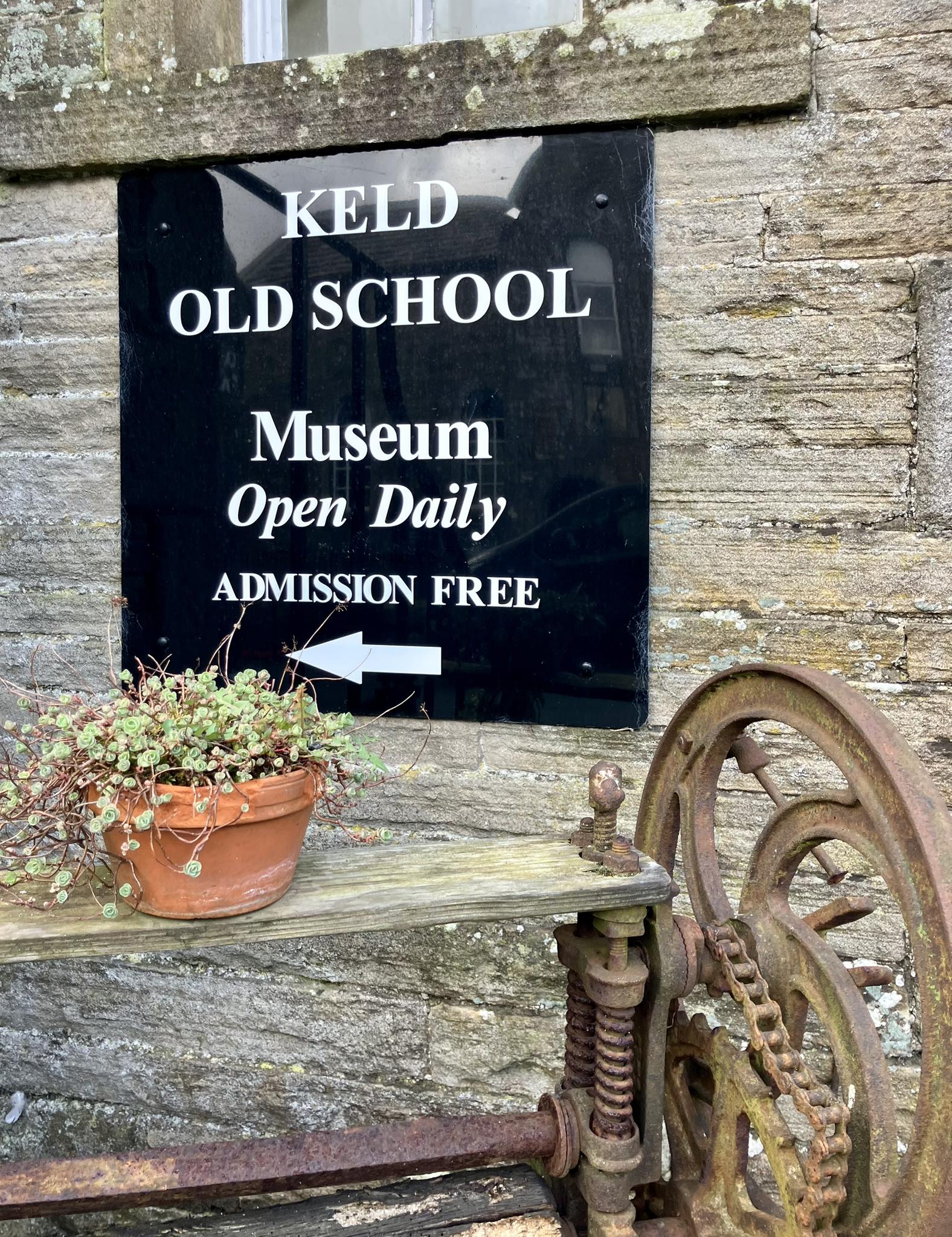 671831136 1400197478802201 330